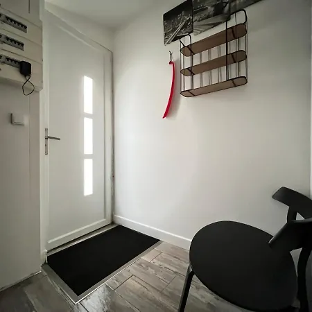 Maison De Plain Pied Avec Jardin Et Parking Prive
