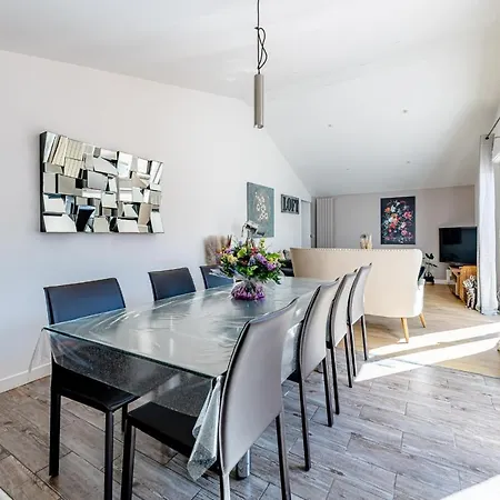 Maison De Plain Pied Avec Jardin Et Parking Prive Appartamento