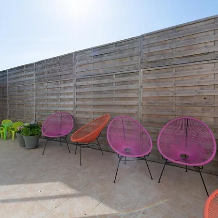 Maison De Plain Pied Avec Jardin Et Parking Prive