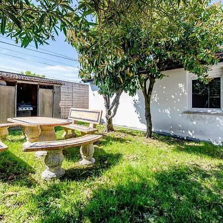 Maison De Plain Pied Avec Jardin Et Parking Prive * Floirac (Gironde)