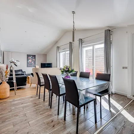 Maison De Plain Pied Avec Jardin Et Parking Prive