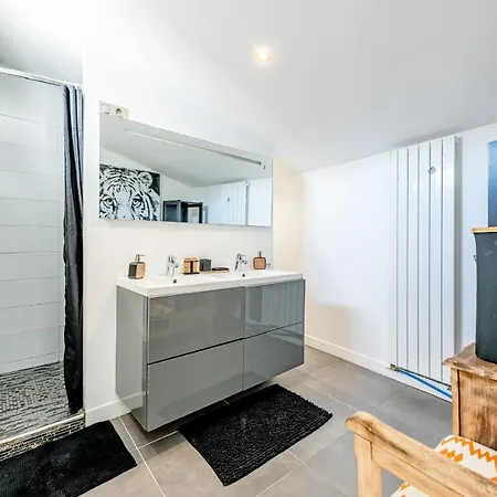 Appartamento Maison De Plain Pied Avec Jardin Et Parking Prive Floirac (Gironde)
